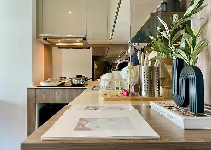 5 Min To Bts L Fully Furnished L Pool And Steam Bangkok