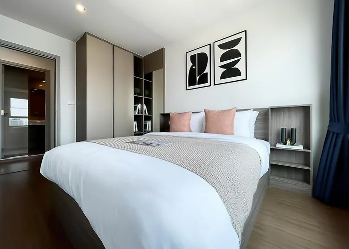 5 Min To Bts L Fully Furnished L Pool And Steam Bangkok