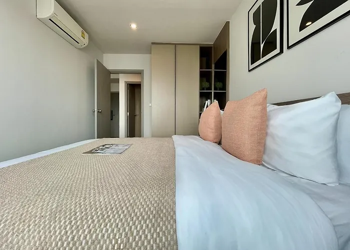5 Min To Bts L Fully Furnished L Pool And Steam Bangkok